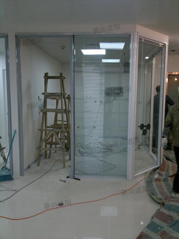 雙層百葉施工現(xiàn)場