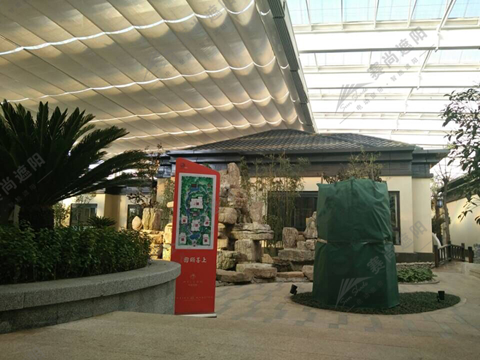 FCS電動(dòng)天棚簾實(shí)景圖2 FCS電動(dòng)天棚簾實(shí)景圖2