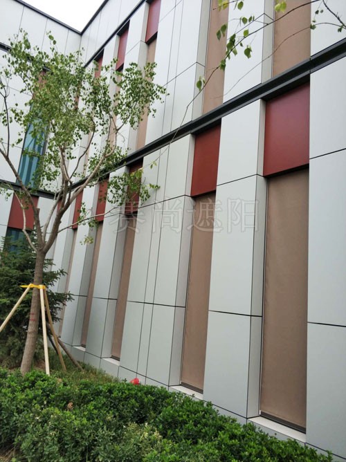 北京新機(jī)場(chǎng)房建二標(biāo)段外裝戶(hù)外電動(dòng)卷簾工程