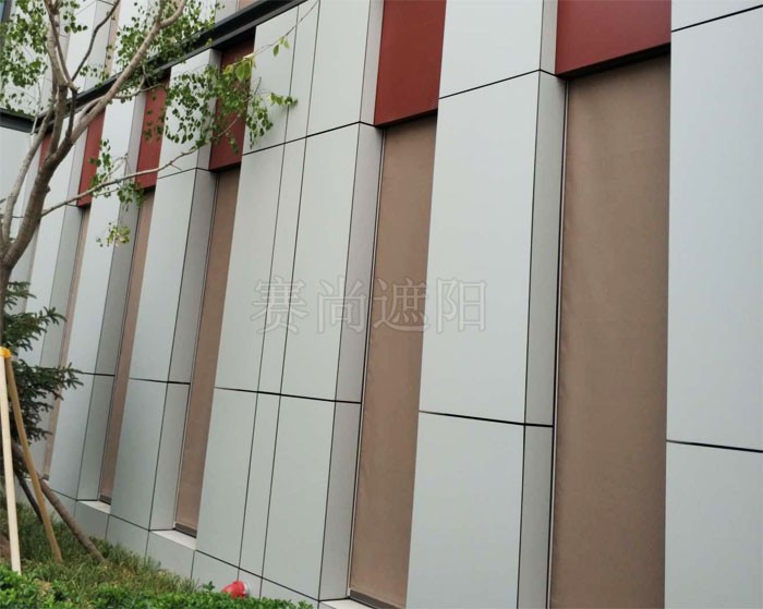 北京新機(jī)場(chǎng)房建二標(biāo)段外裝戶(hù)外電動(dòng)卷簾工程